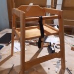 En gammal stol blir som ny med lite lim och tålamod..